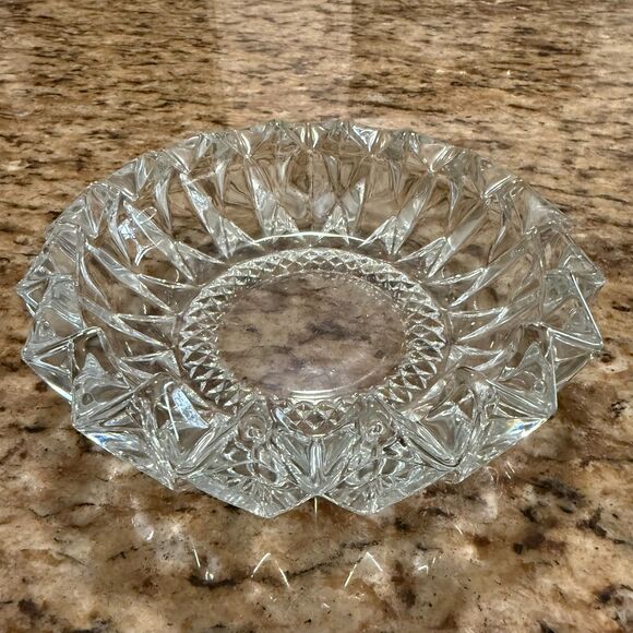 VINTAGE KIG Indonesia Heavy Pressed Glass Diamond Pointe Ashtray, Lead Crystal - Picture 3 of 8